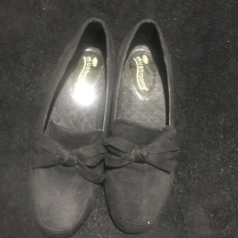 NWOT Haband Women’s 6M Mushrooms BLACK Top Bow Faux Suede Slip On Loafers Shoe